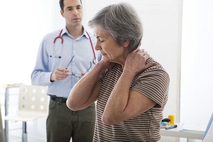 obiščite zdravnika za osteohondrozo materničnega vratu